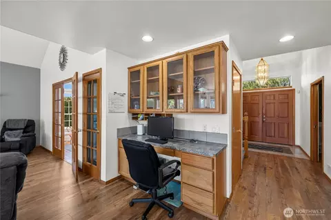 Entry Way - 19912 30th Street Ct E, Lake Tapps, WA 98391 photo 3 of 4
