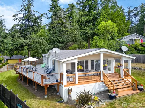 7404 Guemes Pl, Anacortes, WA 98221