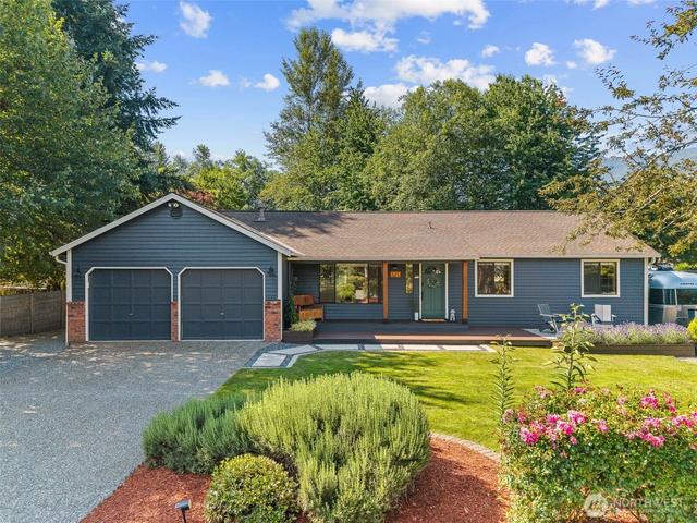 325 NE 4th St, North Bend, WA 98045