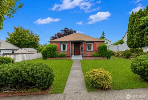 4513 N 25th St, Tacoma, WA 98406