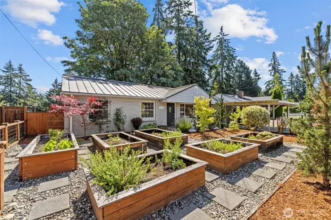 18218 Palatine Ave N, Shoreline, WA 98133
