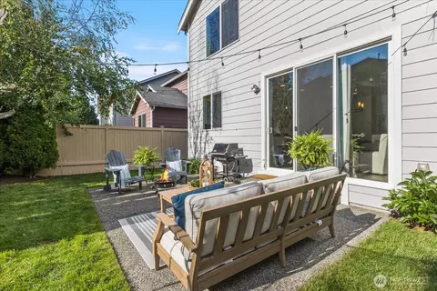 Exterior - 16118 35th Dr SE, Bothell, WA 98012 photo 3 of 10
