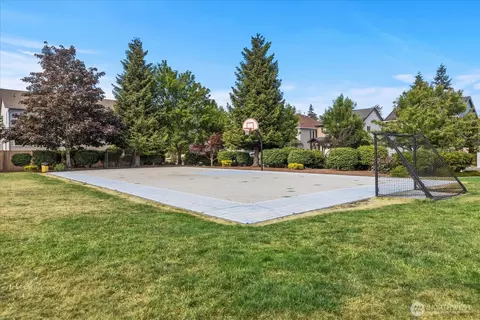 Exterior - 16118 35th Dr SE, Bothell, WA 98012 photo 8 of 10