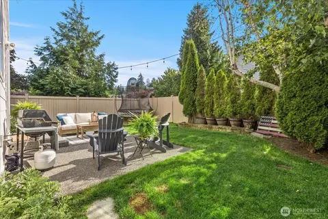 Exterior - 16118 35th Dr SE, Bothell, WA 98012 photo 6 of 10