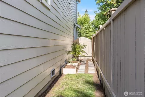 Exterior - 16118 35th Dr SE, Bothell, WA 98012 photo 7 of 10