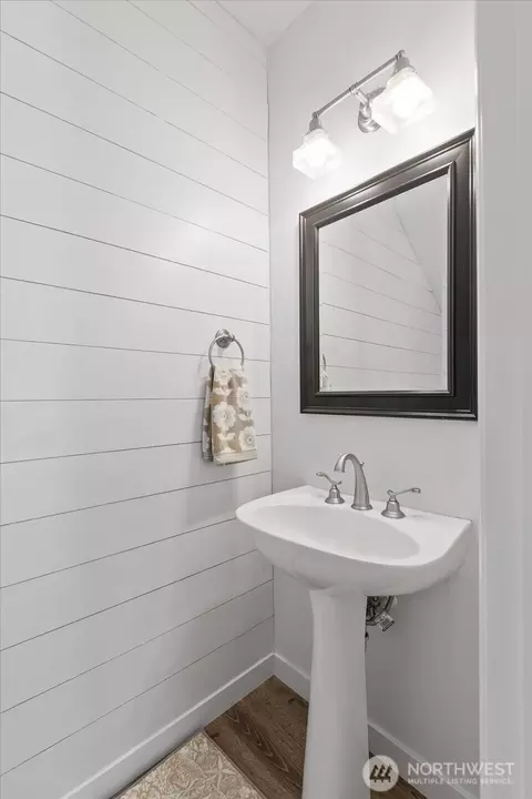 Bath - 16118 35th Dr SE, Bothell, WA 98012 photo 1 of 4