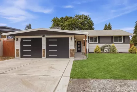 1724 N Narrows Dr, Tacoma, WA 98406