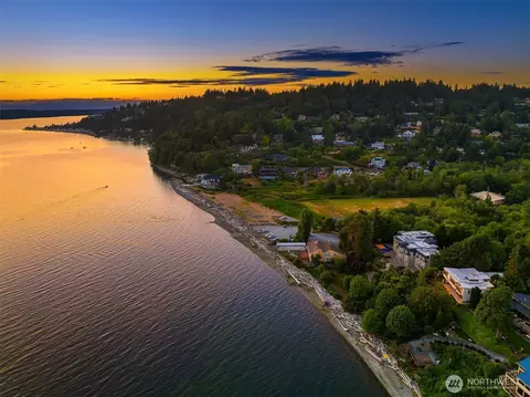 17825 Normandy Ter SW, Normandy Park, WA 98166