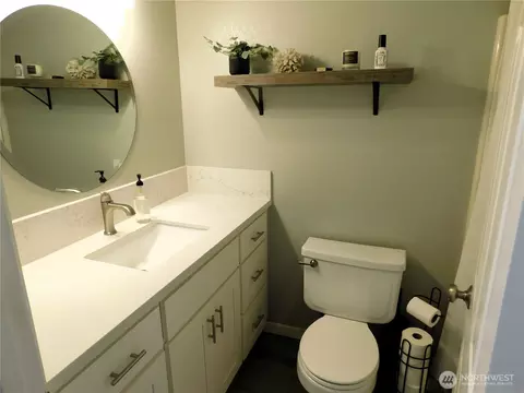 Bath - 4301 S 4th Ave, Everett, WA 98203 photo 3 of 3
