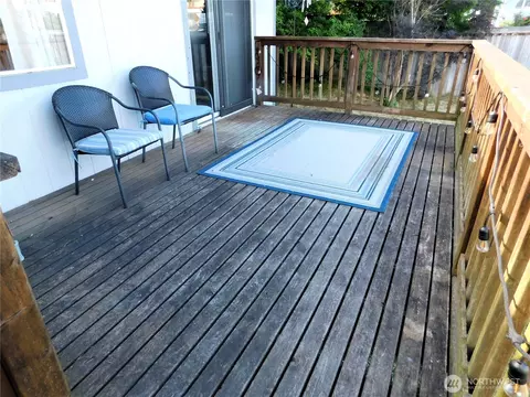 Exterior - 4301 S 4th Ave, Everett, WA 98203 photo 2 of 4