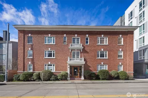 4725 15th Ave NE #16, Seattle, WA 98105