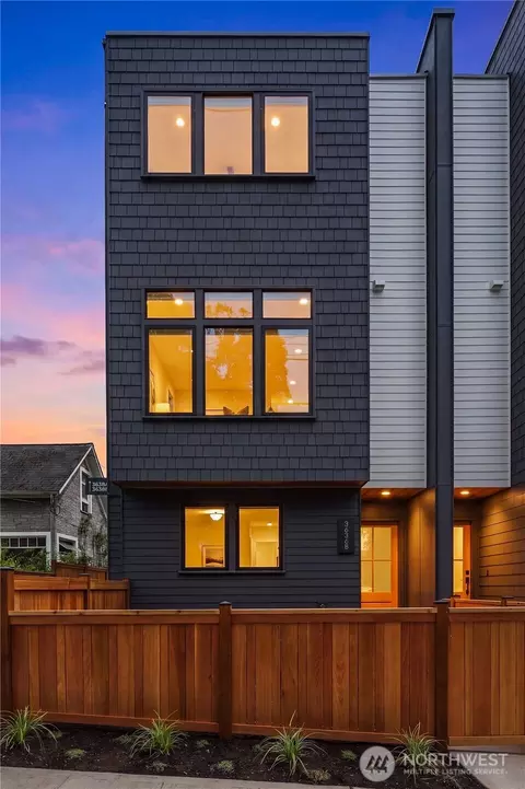 3636 Greenwood Ave N #B, Seattle, WA 98103