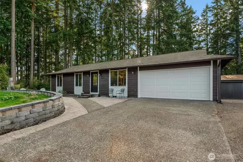 940 Hillandale Dr E, Port Orchard, WA 98366