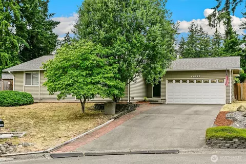 13822 SE 163rd St, Renton, WA 98058