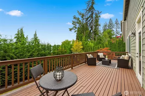 Exterior - 19318 111th Pl NE, Bothell, WA 98011 photo 3 of 7