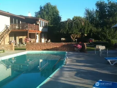 10 Westlake Rd, Oroville, WA 98844