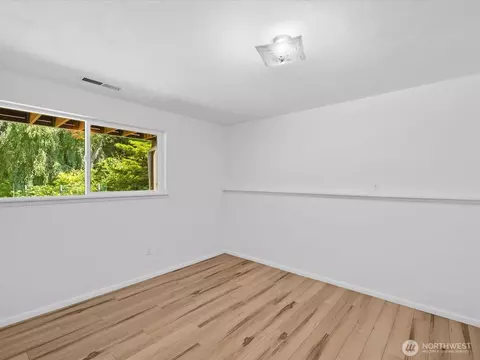 Bedroom - 817 Olympic Blvd #A, Everett, WA 98203 photo 5 of 5