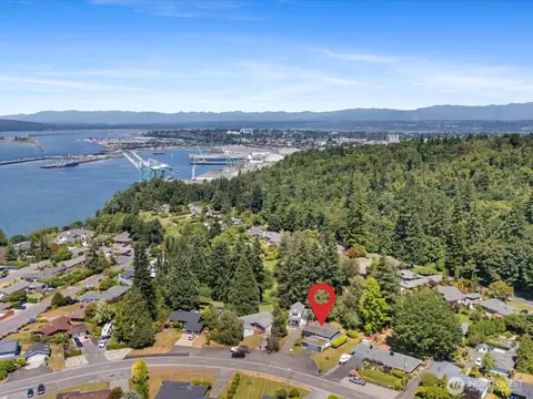View/Area - 817 Olympic Blvd #A, Everett, WA 98203 photo 1 of 2