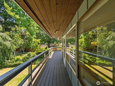 Exterior - 817 Olympic Blvd #A, Everett, WA 98203 photo 2 of 9