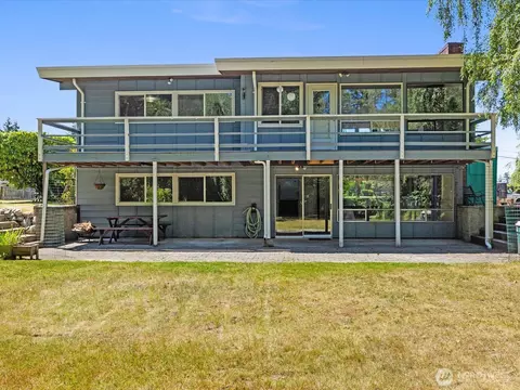 Exterior - 817 Olympic Blvd #A, Everett, WA 98203 photo 8 of 9