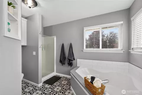 Bath - 19610 85th Ave E, Spanaway, WA 98387 photo 2 of 4