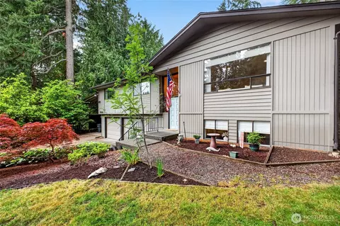 10430 90th Ave SW, Lakewood, WA 98498