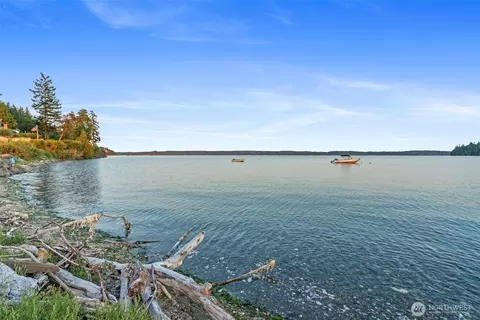 90 Margaret St, Port Ludlow, WA 98365