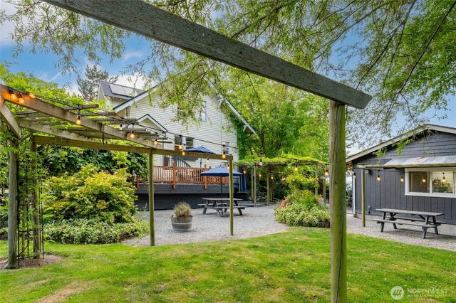 21895 Cedardale Rd, Mount Vernon, WA 98274