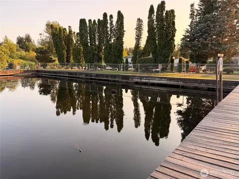 7301 NE 175th St #112, Kenmore, WA 98028