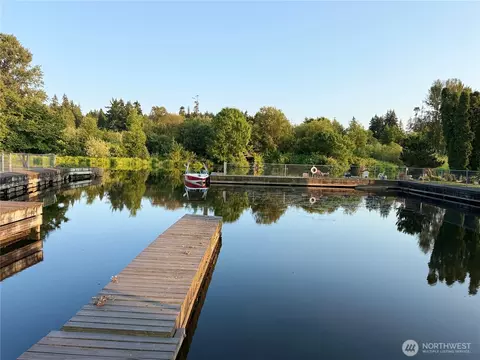 7301 NE 175th St #112, Kenmore, WA 98028