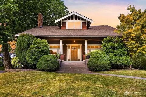 2816 Cornwall Ave, Bellingham, WA 98225