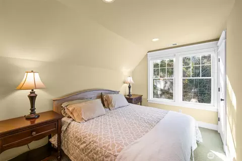 Bedroom - 7104 E Grapeview Loop Rd, Allyn, WA 98524 photo 4 of 5
