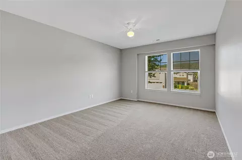 Bedroom - 1401 Riddell Ave NE, Orting, WA 98360 photo 2 of 6