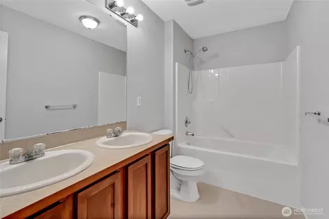 Bath - 1401 Riddell Ave NE, Orting, WA 98360 photo 2 of 3
