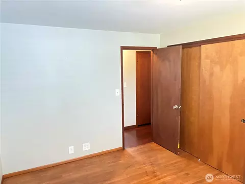 Bedroom - 1828 Gossard St, Enumclaw, WA 98022 photo 2 of 5
