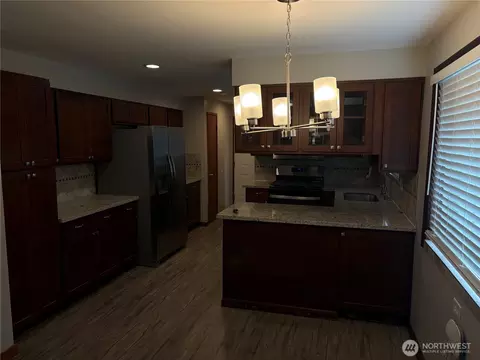 Kitchen - 1828 Gossard St, Enumclaw, WA 98022 photo 1 of 5
