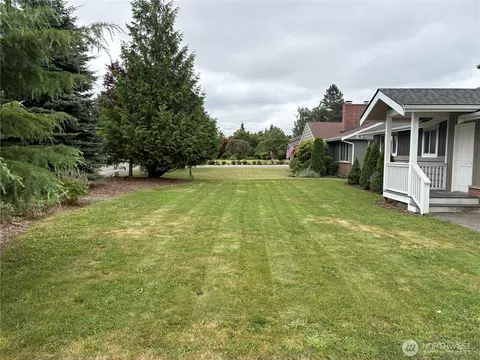 Exterior - 1828 Gossard St, Enumclaw, WA 98022 photo 2 of 14