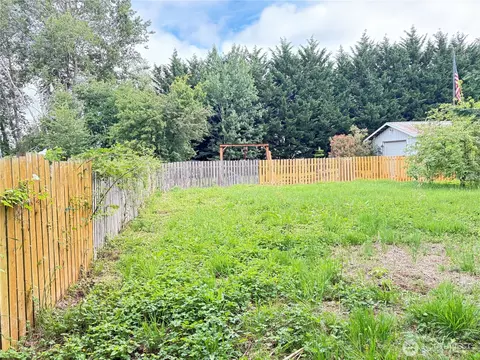Exterior - 1828 Gossard St, Enumclaw, WA 98022 photo 9 of 14