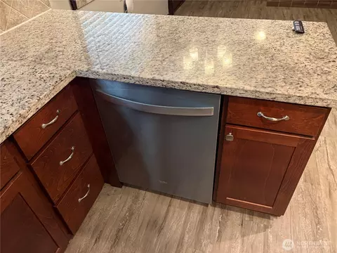Kitchen - 1828 Gossard St, Enumclaw, WA 98022 photo 4 of 5