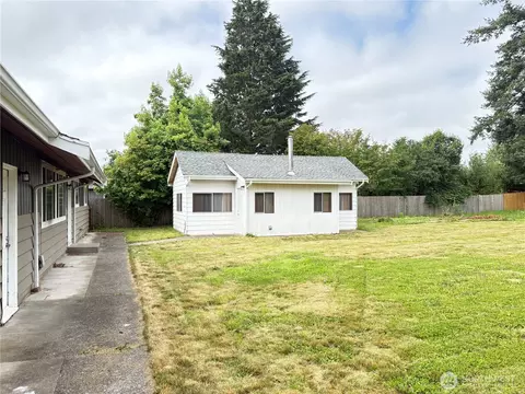 Exterior - 1828 Gossard St, Enumclaw, WA 98022 photo 5 of 14