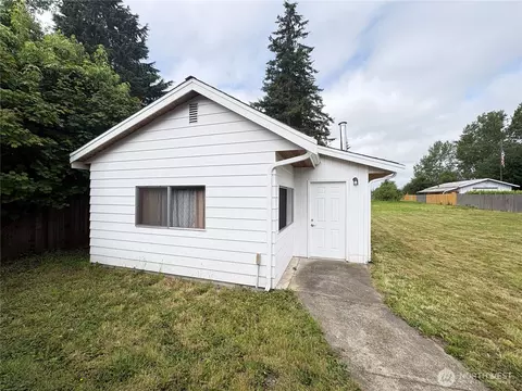 Exterior - 1828 Gossard St, Enumclaw, WA 98022 photo 6 of 14