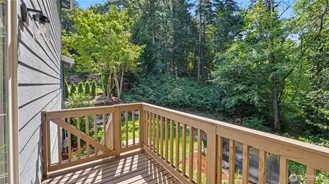 Exterior - 14719 102nd Ave NE, Bothell, WA 98011 photo 6 of 9