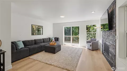 Living - 14719 102nd Ave NE, Bothell, WA 98011 photo 6 of 7