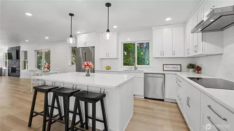 Kitchen - 14719 102nd Ave NE, Bothell, WA 98011 photo 1 of 6
