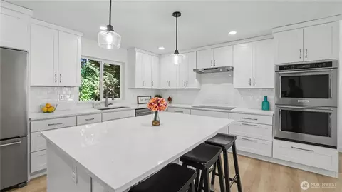 Kitchen - 14719 102nd Ave NE, Bothell, WA 98011 photo 4 of 6
