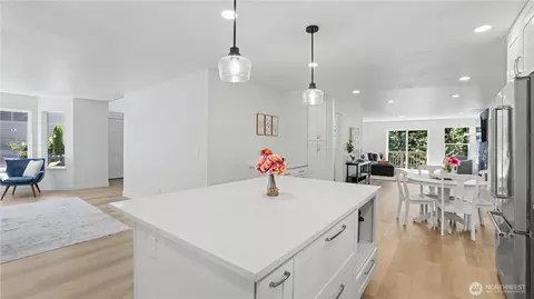Kitchen - 14719 102nd Ave NE, Bothell, WA 98011 photo 6 of 6