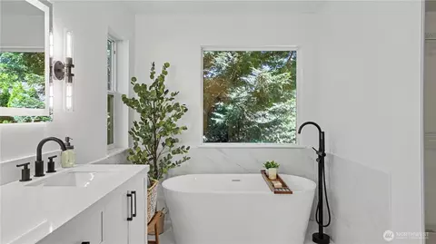 Bath - 14719 102nd Ave NE, Bothell, WA 98011 photo 5 of 6