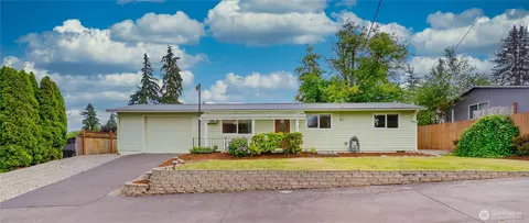 11833 SE 272nd Pl, Kent, WA 98030