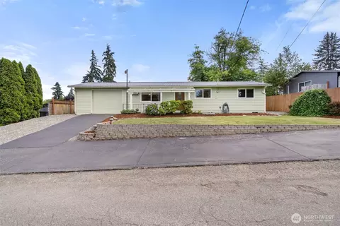 11833 SE 272nd Pl, Kent, WA 98030