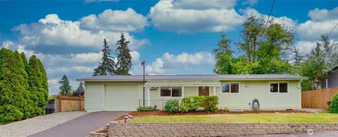 11833 SE 272nd Pl, Kent, WA 98030